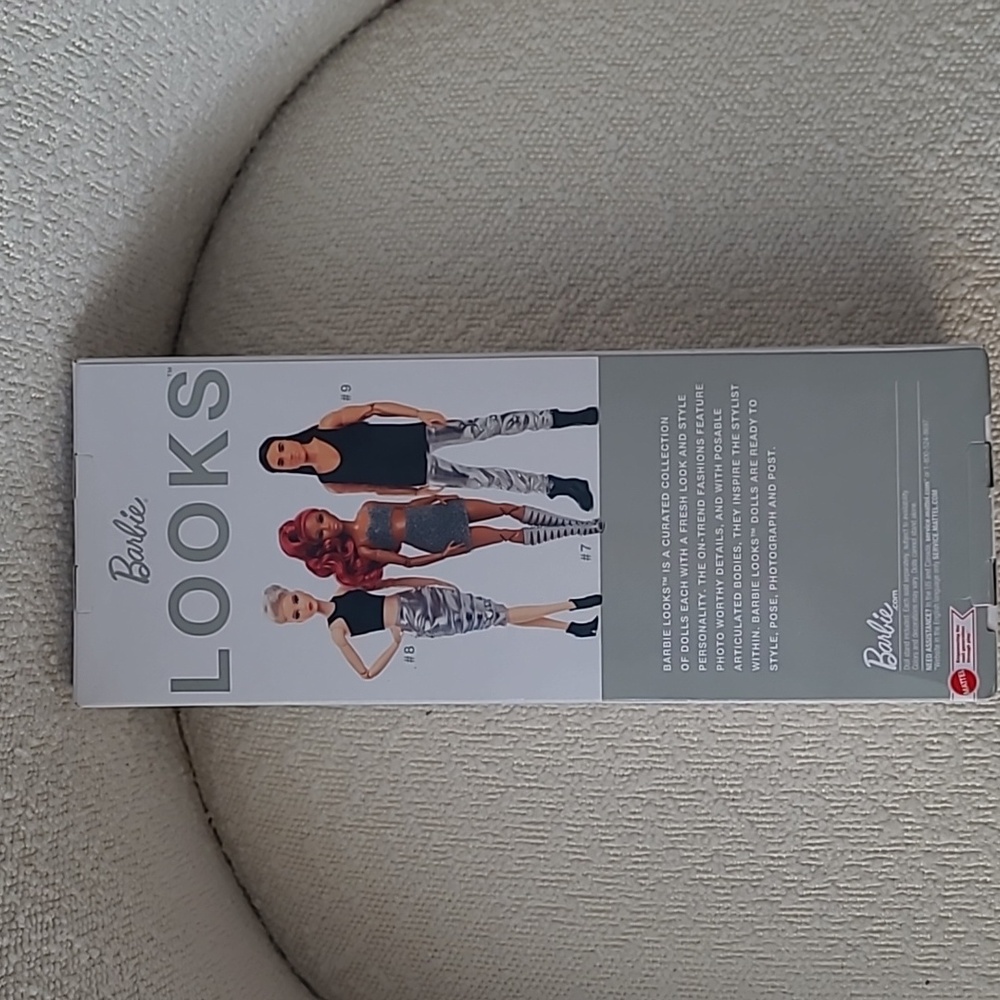 NIB - Barbie Signature Looks Model #8 Doll, Platinum Hair - Picture 6 of 6